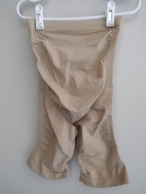 SKIMS Seamless Sculpt Maternity Mid Thigh Short Size S/M